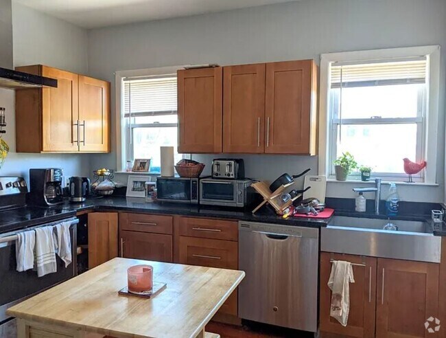 Building Photo - 41 Belknap St Unit 2 Rental