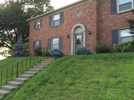 Jamestown Condo - 694 Robinwood Dr Unit B