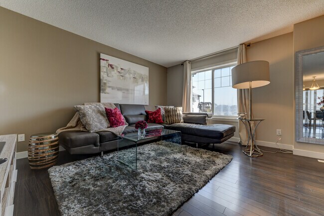 Photo - 12004-22 22 Ave SW