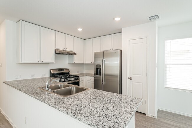 Photo - 8148 Nube Medina