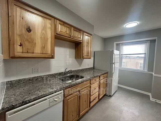 Photo - 7716 W 85th St