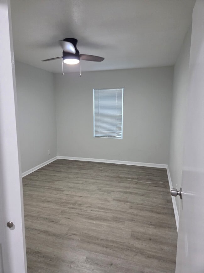 Photo - 619 13th St Unidad 2