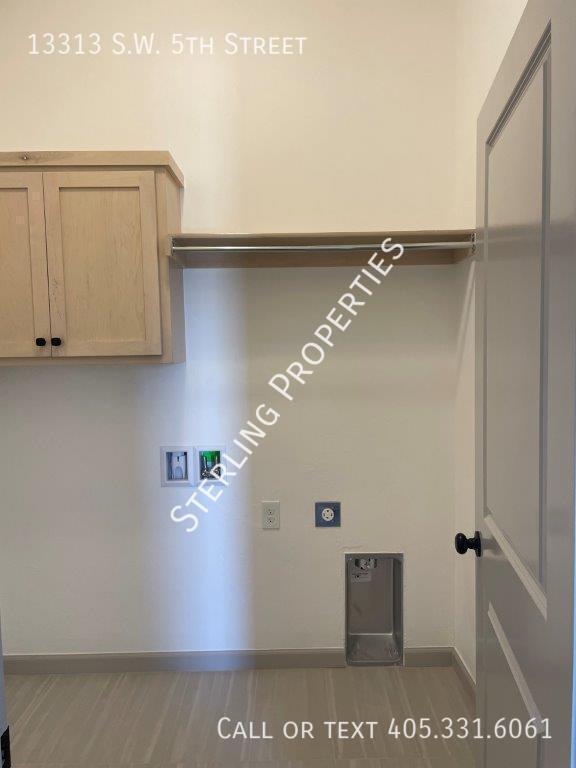 Photo - 13313 SW 5th St