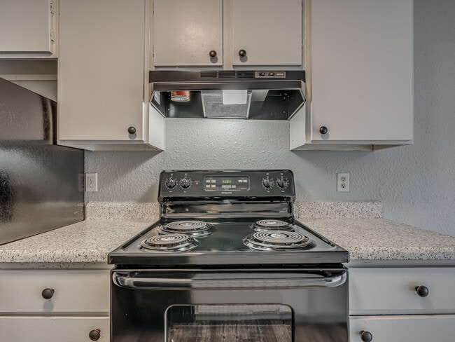 Shoreline Apartments - Kitchen - Shoreline Apartments