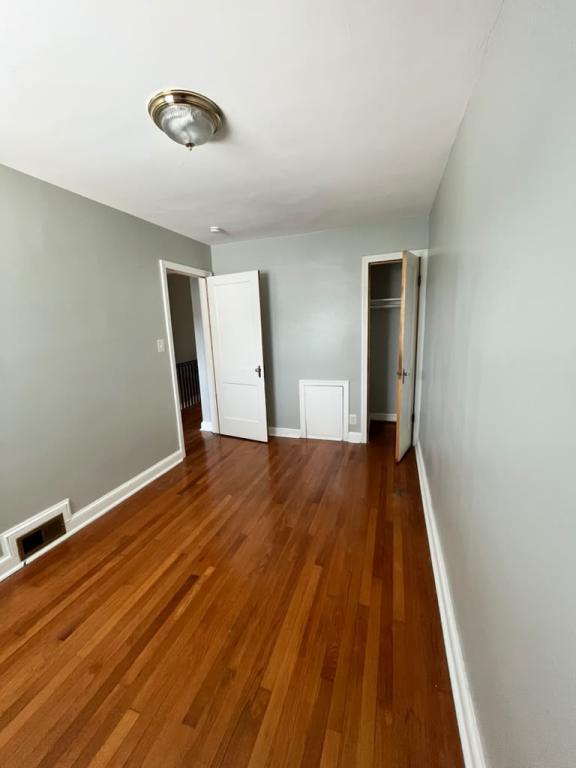 2327 13th Pl NE