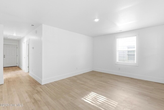 Photo - 1409 Glenn St