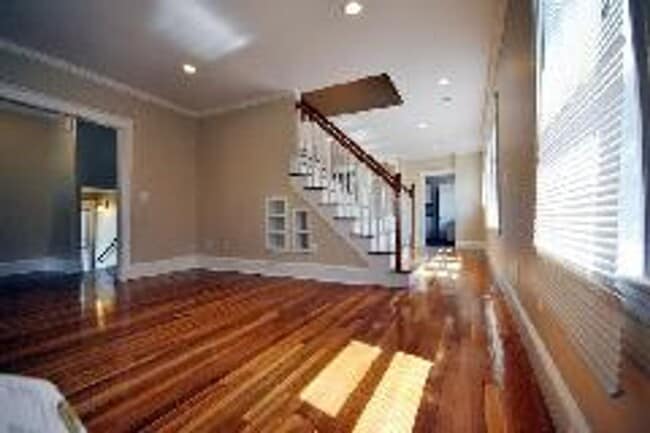 Building Photo - AVAILABLE SEPTEMBER 1ST - Huge, Beautiful, Fully Renovated Brighton / Oak Sq 4 Bed/2 bath. NO BR...