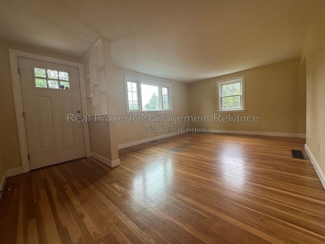 Photo - 78 Memorial Dr