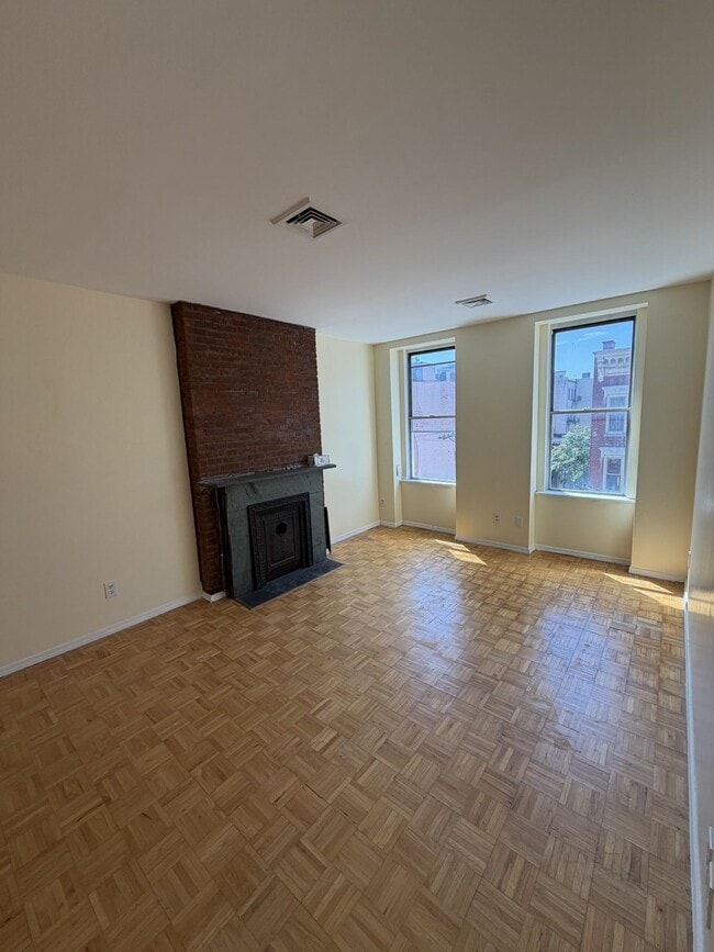 Photo - 348 Grove St