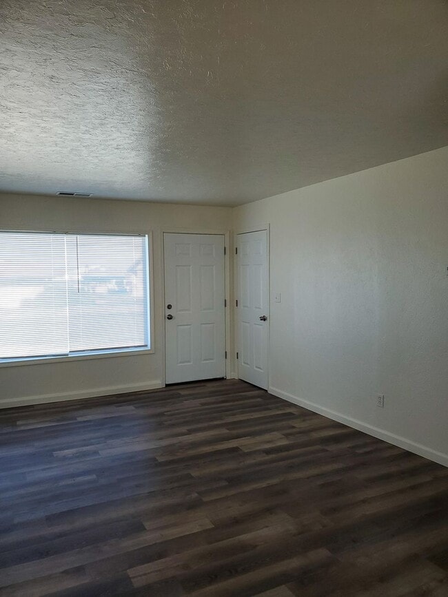 Photo - 1/2 OFF NOVMEBER RENT - House Close to Town