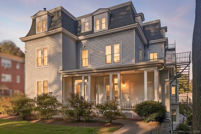 Building Photo - 7 Fairfield Ave Unit 1