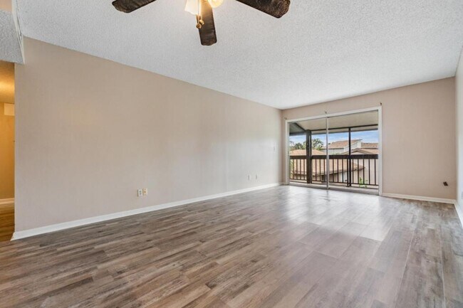 Photo - 6336 Newtown Cir Unit 36C1