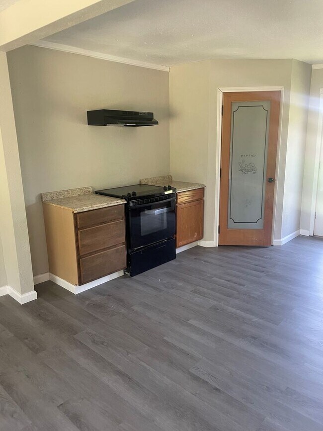 Photo - 4 Bedroom, 2 Bathroom Home w/ Bonus Room