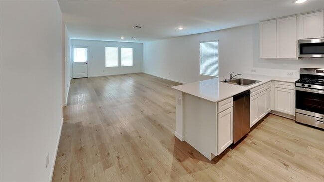Photo - 1925 Honey Locust Dr