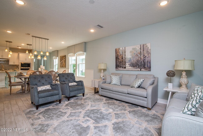 Photo - 118 Pioneer Village Dr