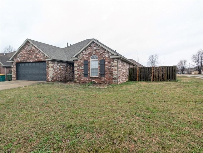 Photo - 6000 S 38th St