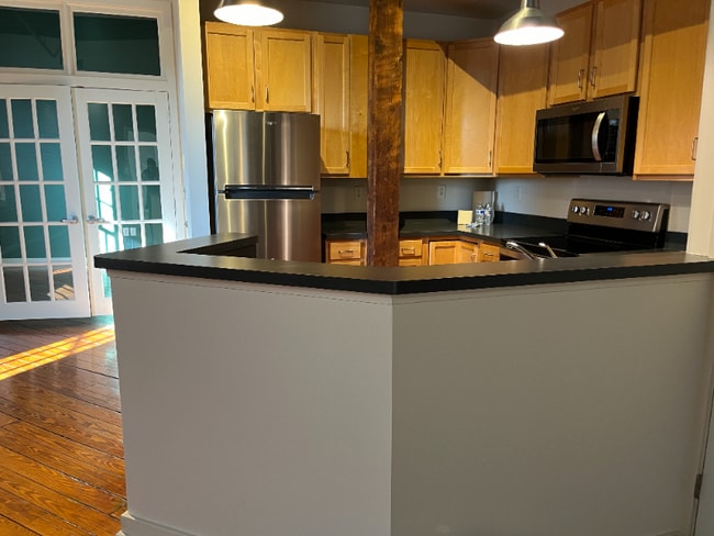 Building Photo - 415 N Prince St Unit 406