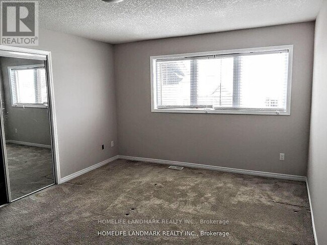 Photo - 561 Mayapple St