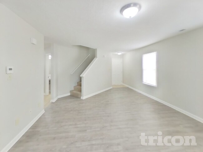 Photo - 1296 Edgewater Dr