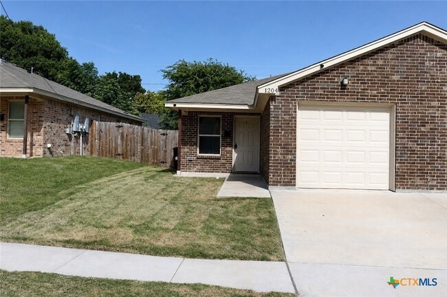 Building Photo - 1204 N 18th St Unit B
