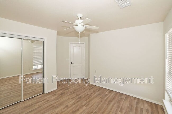 Photo - 6205 Janae St