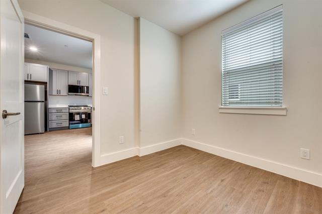Building Photo - 5317 Reiger Ave Unit 202 Rental