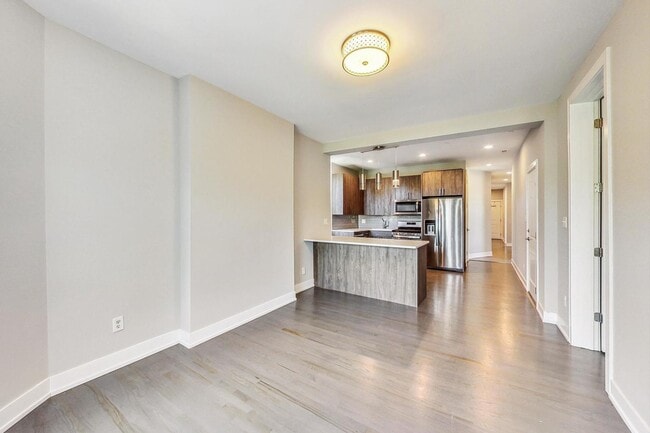 Photo - 2131 W Ohio St Unit 3