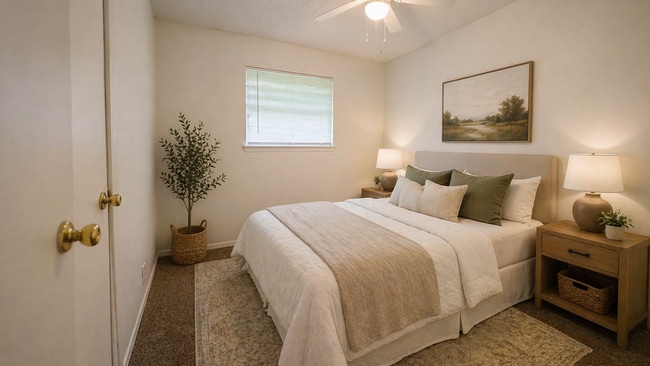 Photo - 725 Howard Ct