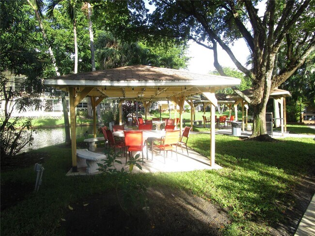 Photo - 5111 W Oakland Park Blvd Unit 301