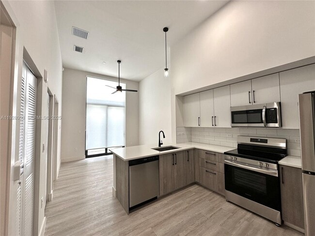 Building Photo - 18412 Homestead Ave Unit 110