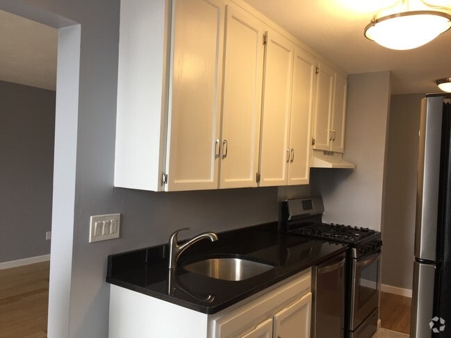 Building Photo - 44 Shrewsbury Green Dr Unit J Rental