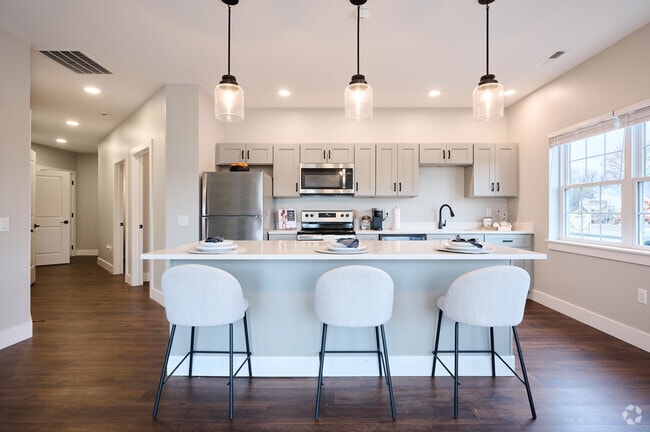2 BR, 1 BA 1070 SF KITCHEN ISLAND