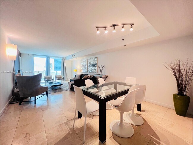 Photo - 1200 Brickell Bay Dr Unit 2809