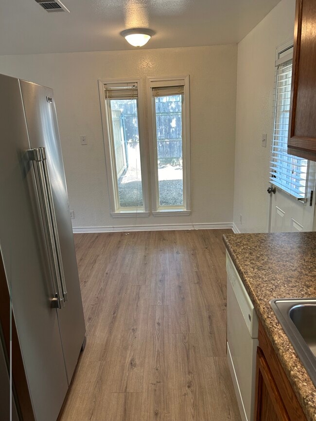 Photo - 317 W McLain Dr