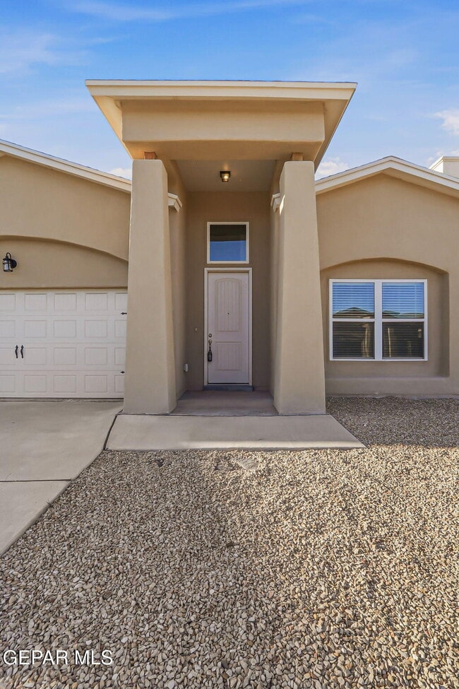 957 Gulf Streams Ave