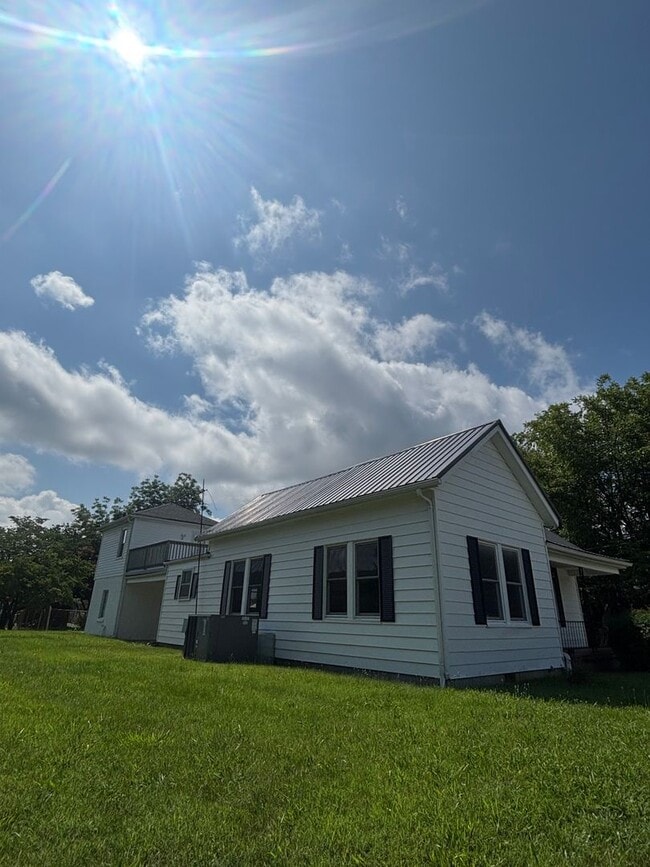 Photo - 200 Perry St