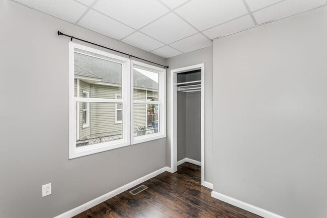 Photo - 449 N Dodge Ave Unidad #2