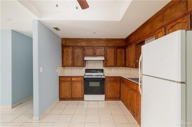 Photo - 15 E St John Dr