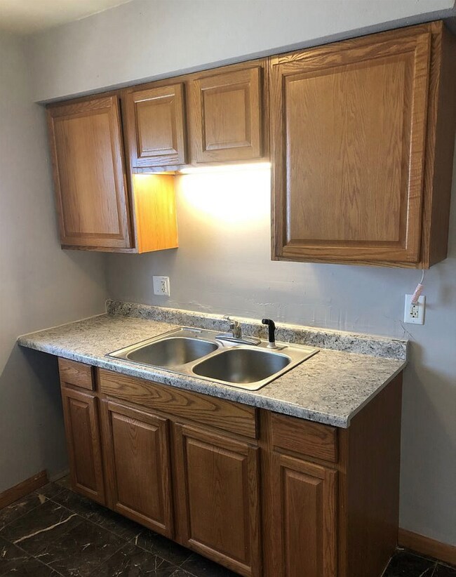 57 Pointview Ave Unit D