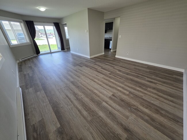 Photo - 9707-9799 99 Ave