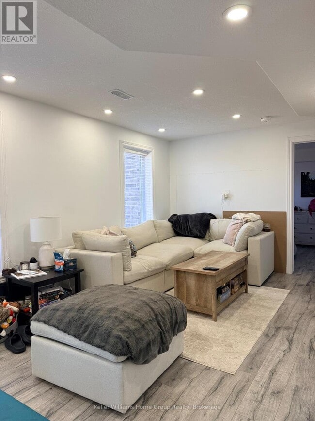 Photo - 277 MacAlister Blvd