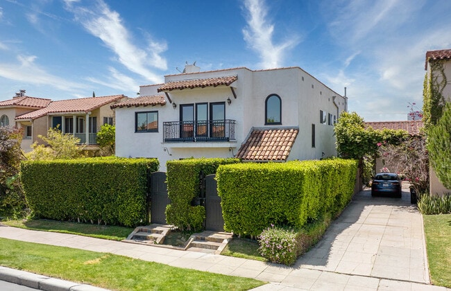 Photo - 831 S Curson Ave Unidad 831