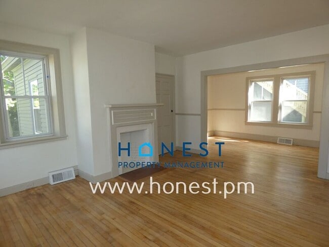 20 Academy St Unit 4