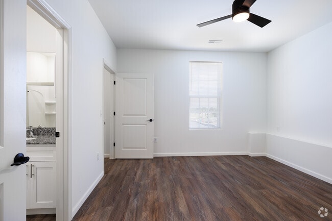 2BR, 2BA - 1,101SF - Bedroom