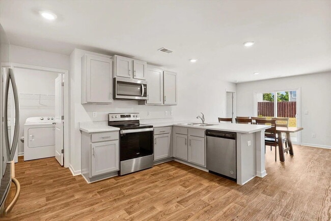 Photo - Beautiful 3-Bedroom Home for Rent in Seabr...