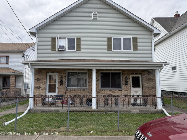 Building Photo - 319 Green St