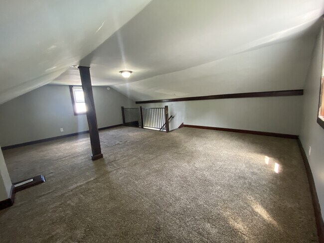 Photo - 223 Gregory St