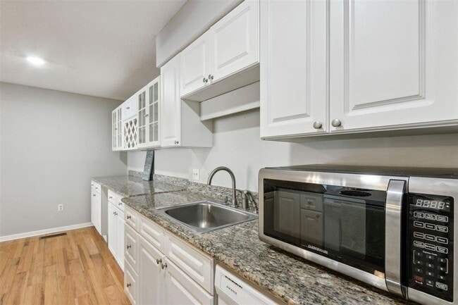 Photo - 2724 Forest Ridge Dr