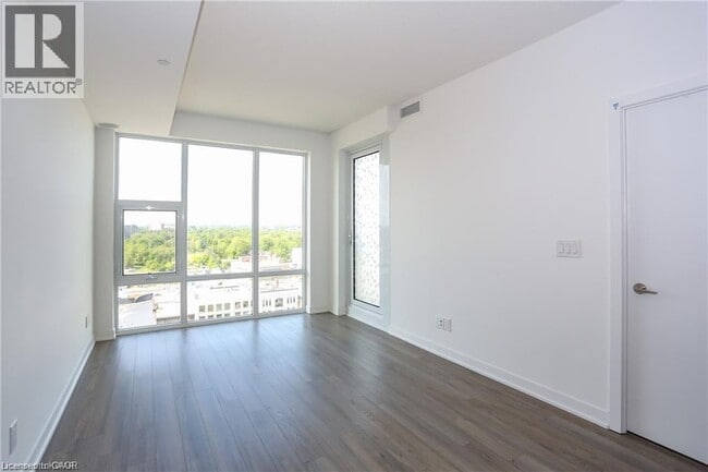 Photo - 85 Duke St W Unit 909