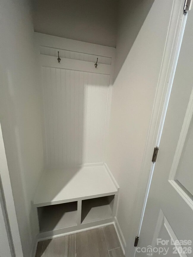 Photo - 1524 31st St NE